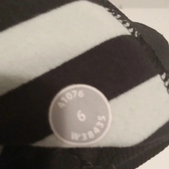 Lululemon Run reflective long sleeve top mint black stripes size 6 women - Picture 7 of 8